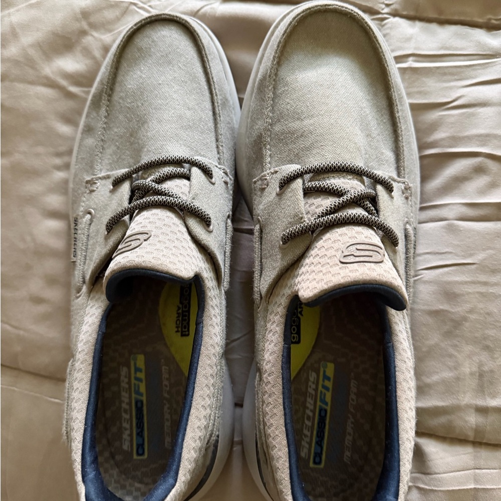 Skechers Men's Light Gray Sneakers